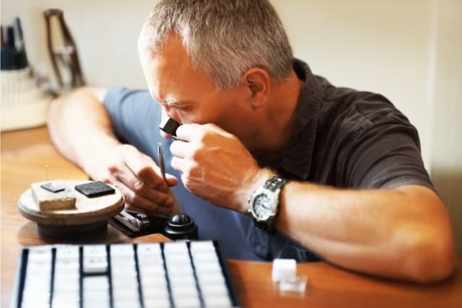 how to tell if a diamond is real